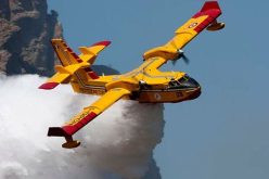 ماكرون يعلن إرسال طائرتين لإطفاء الحرائق إلى الجزائر غدا