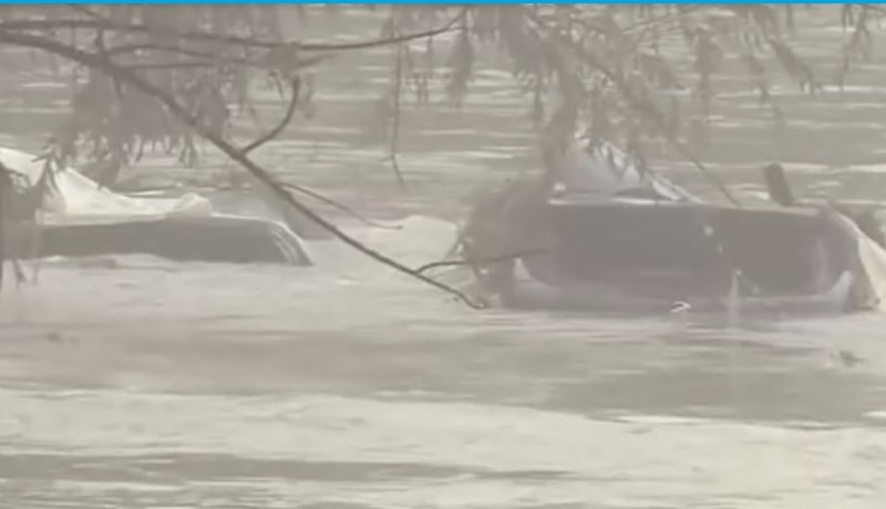 21 قتيلا على الأقل وعدة مفقودين في فيضانات “كارثية” بأمريكا