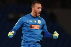 وفاق سطيف يمدد عقد حارسه خذايرية