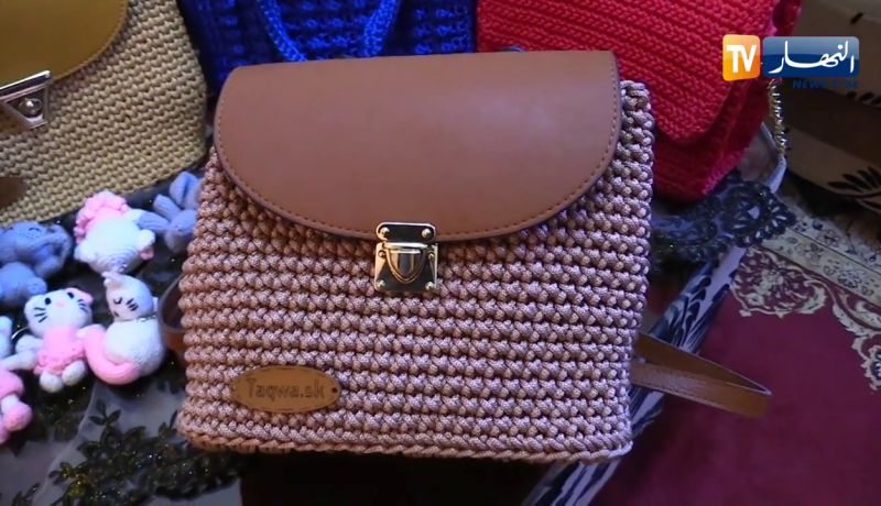 الحجر المنزلي يجعل “السيدة سناء” تكتشف موهبتها في فن الكروشي