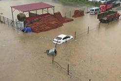 إرتفاع حصيلة ضحايا الفيضانات في شمال تركيا إلى 70 قتيلا