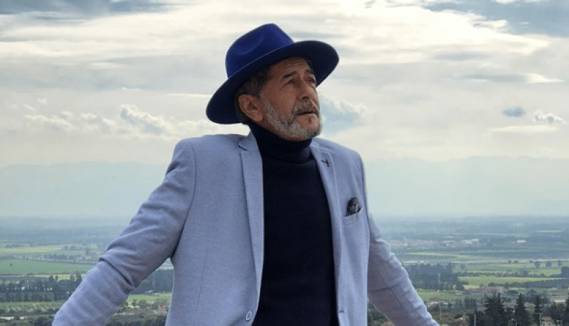 الفنان صالح أوڨروت بخير بعد نجاح عمليته الجراحية