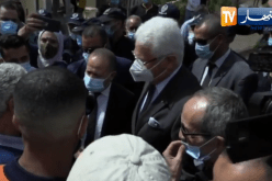 منح أب جمال عقد ملكية المنزل ودراسة تسمية ساحة بإسم المرحوم