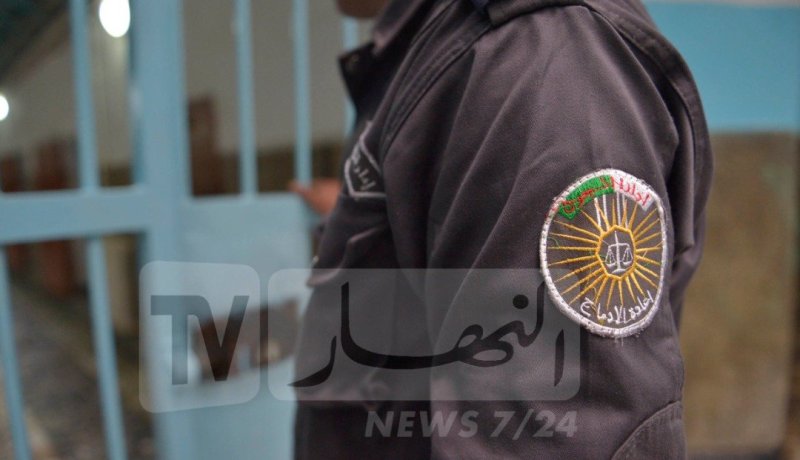 عون إدارة في مؤسسة عقابية بتبسة يستغل منزله في تخزين كميات من الكيف للسجناء!