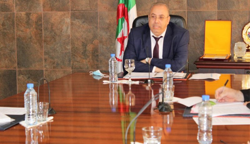 وزير الصناعة يجتمع بمسؤولي البورصة الجزائرية للمناولة والشراكة