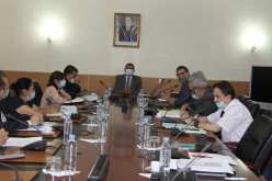 وزير النقل يجتمع بمسؤولي مؤسسات النقل البحري ويؤكد على إيجاد حلول للبواخر المتوقفة