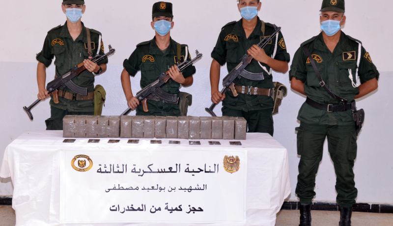 ضبط أزيد من 11 قنطار “زطلة” عبر الحدود مع المغرب