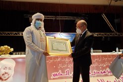 رئيس الجمهورية يكرم مشايخ الجزائر بأوسمة تقدير