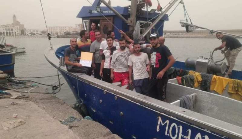 تكريم طاقم سفينة “محمد فاتح” بعد إنقاذهم حياة أشخاص بعرض البحر