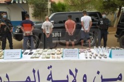 المدية : تفكيك شبكة مكونة من 4 أشخاص تروج المؤثرات العقلية وحجز 4000 قرص مهلوس واسترجاع 500 مليون سنتيم
