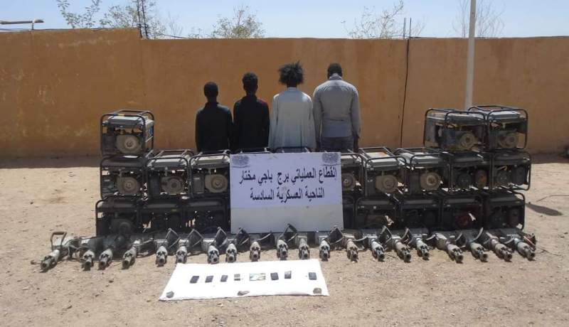 دفاع: توقيف 4 عناصر دعم للإرهاب وحجز “زطلة” و”كوكايين” في الحدود المغربية