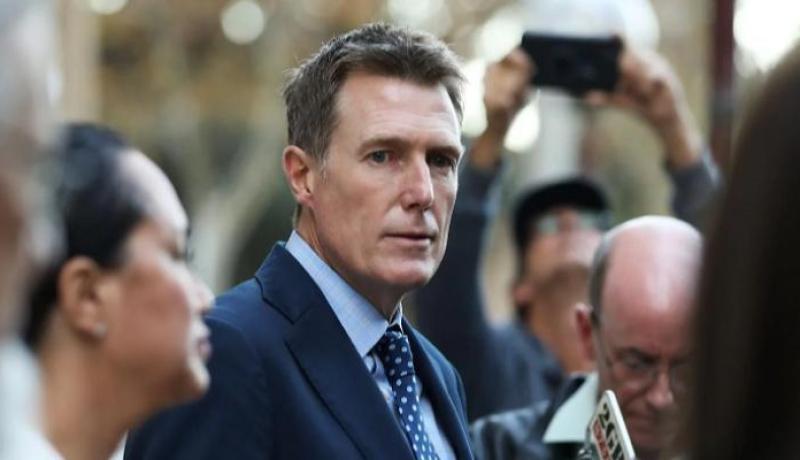 بعد قبوله تبرع مشكوك فيه..استقالة وزير الصناعة الأسترالي