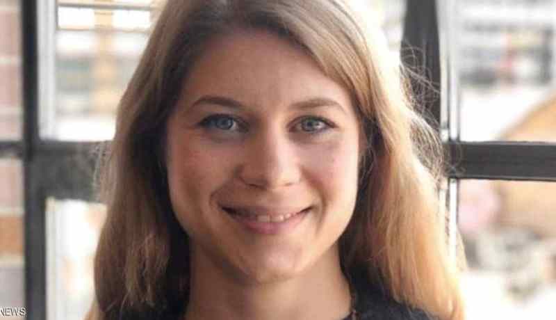 بحجة مخالفتها تدابير كورونا.. شرطي بريطاني يختطف امرأة ويقتلها حرقا