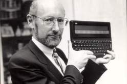 وفاة مخترع الآلة الحاسبة والكمبيوترات المنزلية رخيصة الثمن