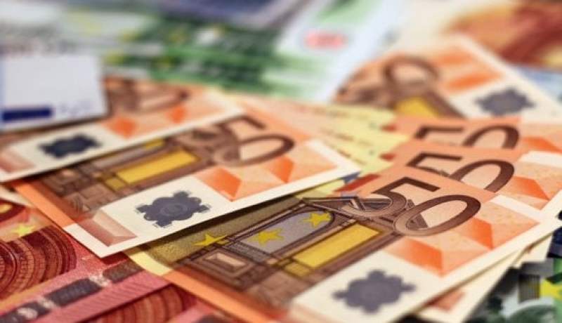 طرق قانونية ورسمية.. هكذا يتم إرسال العملة من الخارج إلى الجزائر