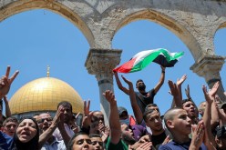 مواجهات بين فلسطينيين وقوات الإحتلال عقب اقتحام المسجد الأقصى بعد صلاة الجمعة