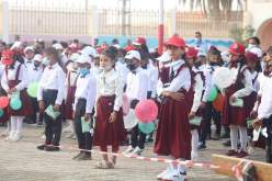 بالصور.. إبتدائية ابن باديس بقرية أكفادو توحد لباس تلاميذها في الوادي