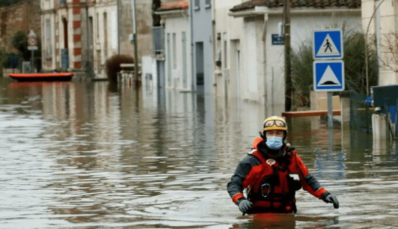 فيضانات عارمة تغمر قرى وحقولا جنوبي فرنسا