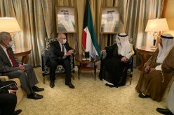 لعمامرة يصل إلى القاهرة ويلتقي بنظيره الكويتي