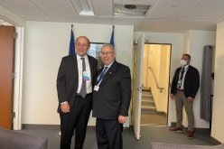 لعمامرة يتحادث مع نظيره الفرنسي ايف لودريان