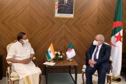لعمامرة يستقبل وزير الدولة بوزارة الشؤون الخارجية لجمهورية الهند