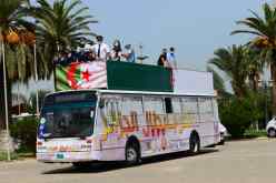 بالصور.. تسخير حافلة خاصة لاستقبال ذوي الهمم