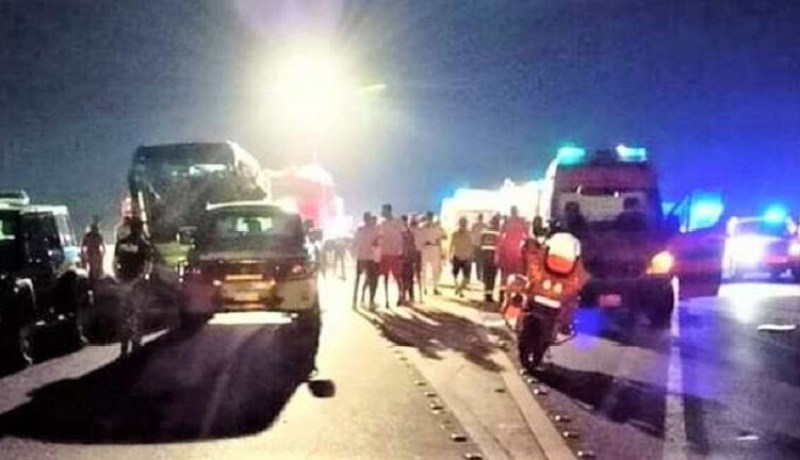 مقتل 12 شخصا وإصابة العشرات في إنقلاب حافلة بمصر