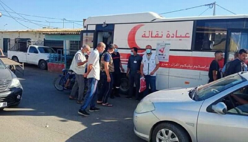 الشلف: تخصيص عيادة متنقلة لتلقيح تجار وزبائن سوق عنتر ضد كوفيد 19