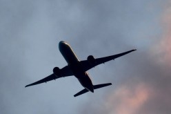 صحيفة “هيل”: شركة طيران أمريكية تستعد لتسريح حوالي 600 موظف رفضوا التطعيم