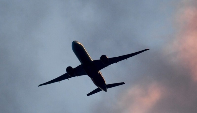 صحيفة “هيل”: شركة طيران أمريكية تستعد لتسريح حوالي 600 موظف رفضوا التطعيم