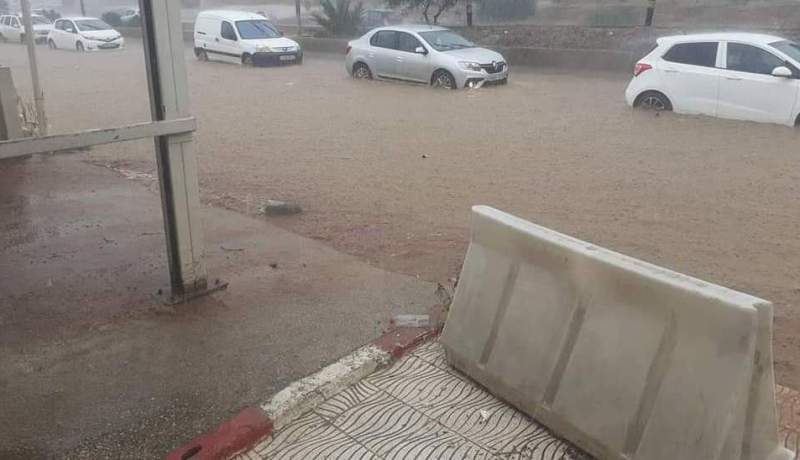 زرالدة.. ارتفاع منسوب مياه وادي مزفران يشل حركة المرور