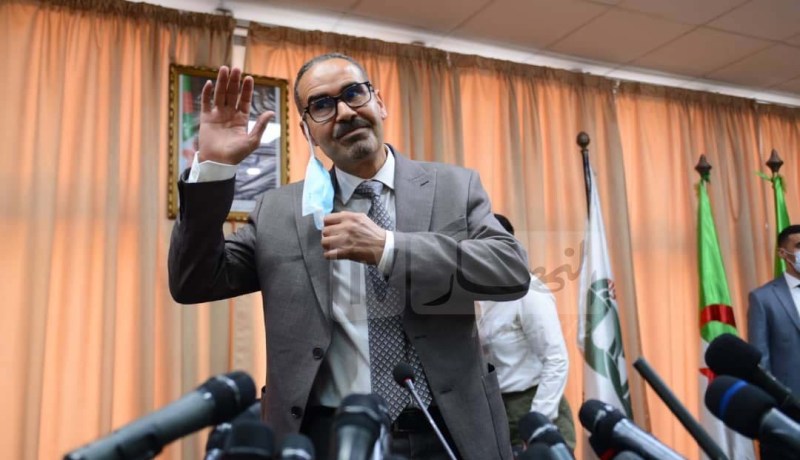 “حافلة العار”.. سبقاق يكشف أول قرار ضد المُتسببين في الفضيحة