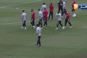 لاعبو الخضر يقفون على الوضعية الكارثية لأرضية ملعب مصطفى تشاكر