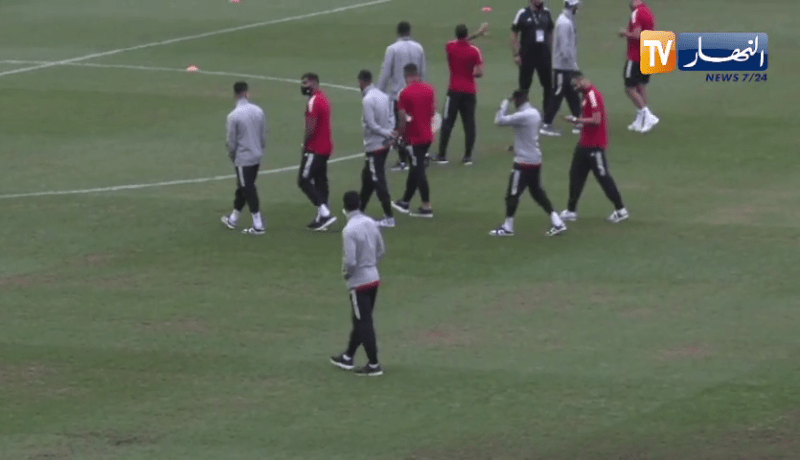 لاعبو الخضر يقفون على الوضعية الكارثية لأرضية ملعب مصطفى تشاكر