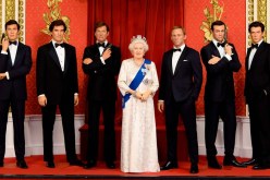 عملاء جيمس بوند الـ6 برفقة الملكة إليزابيث فى عرض خاص بمتحف مدام توسو