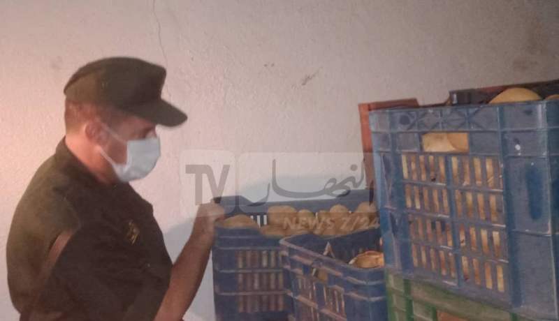  بالصور.. حجز 12 ألف قنطار من البطاطا موجهة للمضاربة بعين مليلة