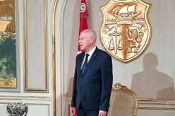 الرئيس التونسي يحدد حالات منع السفر