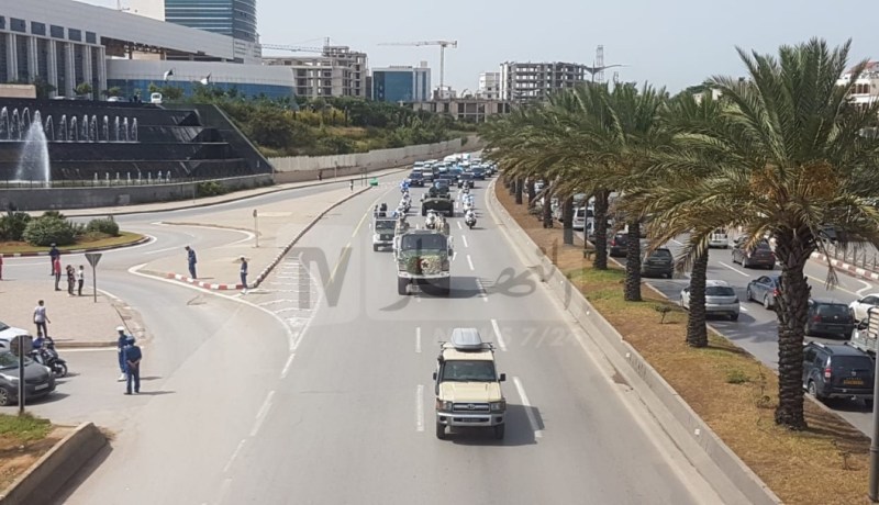 بالصور..نقل جثمان الفقيد عبد القادر بن صالح إلى مقبرة العالية