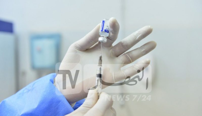 والي وهران يأمر بمنع دخول اي مواطن الإدارات دون بطاقة تلقيح
