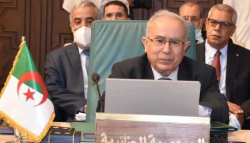 لعمامرة يؤكد على مواقف الجزائر الثابتة من أزمات الدول العربية