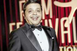 محمد هنيدي يفاجئ جمهوره بهذا القرار الساخر