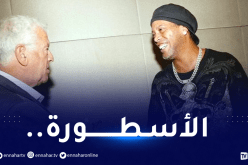صورة مُصافحة رونالدينيو لدحلب تصنع الحدث !