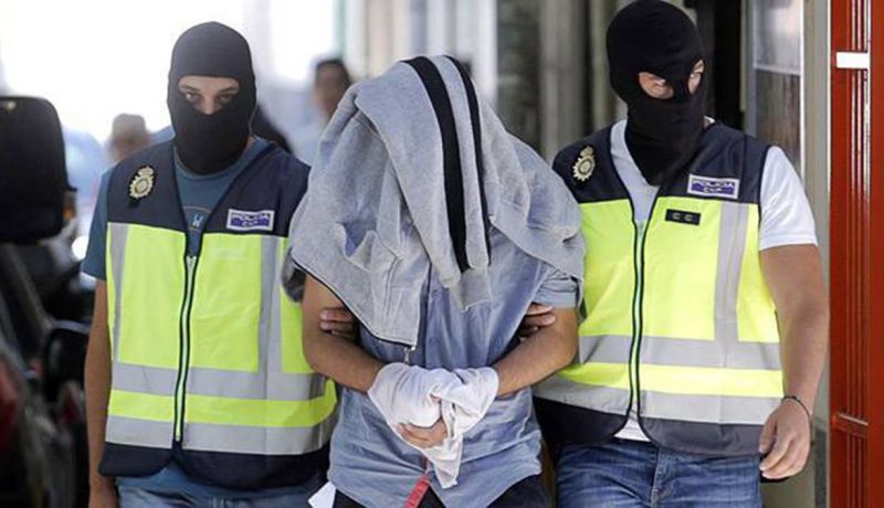 بالفيديو.. اعتقال 5 جزائريين كانوا يخططون لتنفيذ هجمات بإسبانيا