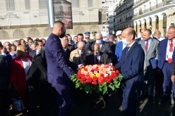 بوغالي يضع إكليلا من الزهور عند جدارية المنفيين ويترحم على الشهداء