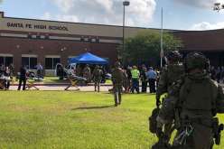 أمريكا: القبض على مشتبه به في إطلاق نار بإحدى مدارس تكساس