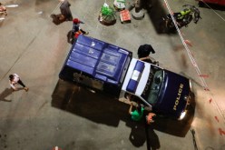 بالصور: واقعة صادمة.. أب يحتجز إبنته ويقيدها بالسلاسل