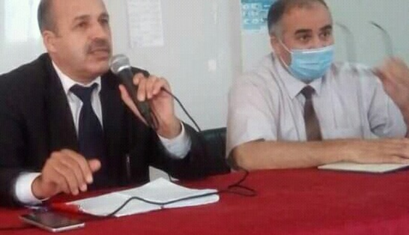 الشلف: مدير التربية يترأس إجتماعا تنسقيا لحلحة أزمة بيع الكتاب المدرسي