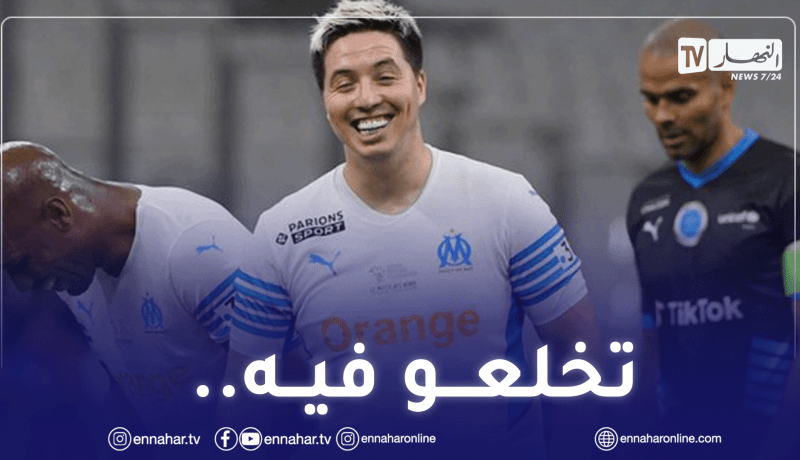 ناصري يصنع الحدث في أحدث ظهور له ويتعرض للسخرية