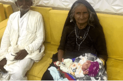 في حالة نادرة.. سبعينية تنجب طفلها الأول في الهند