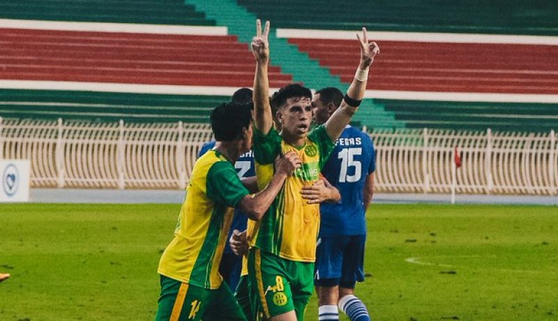 لاعب المُنتخب المحلي يتعرض لإصابة خطيرة !